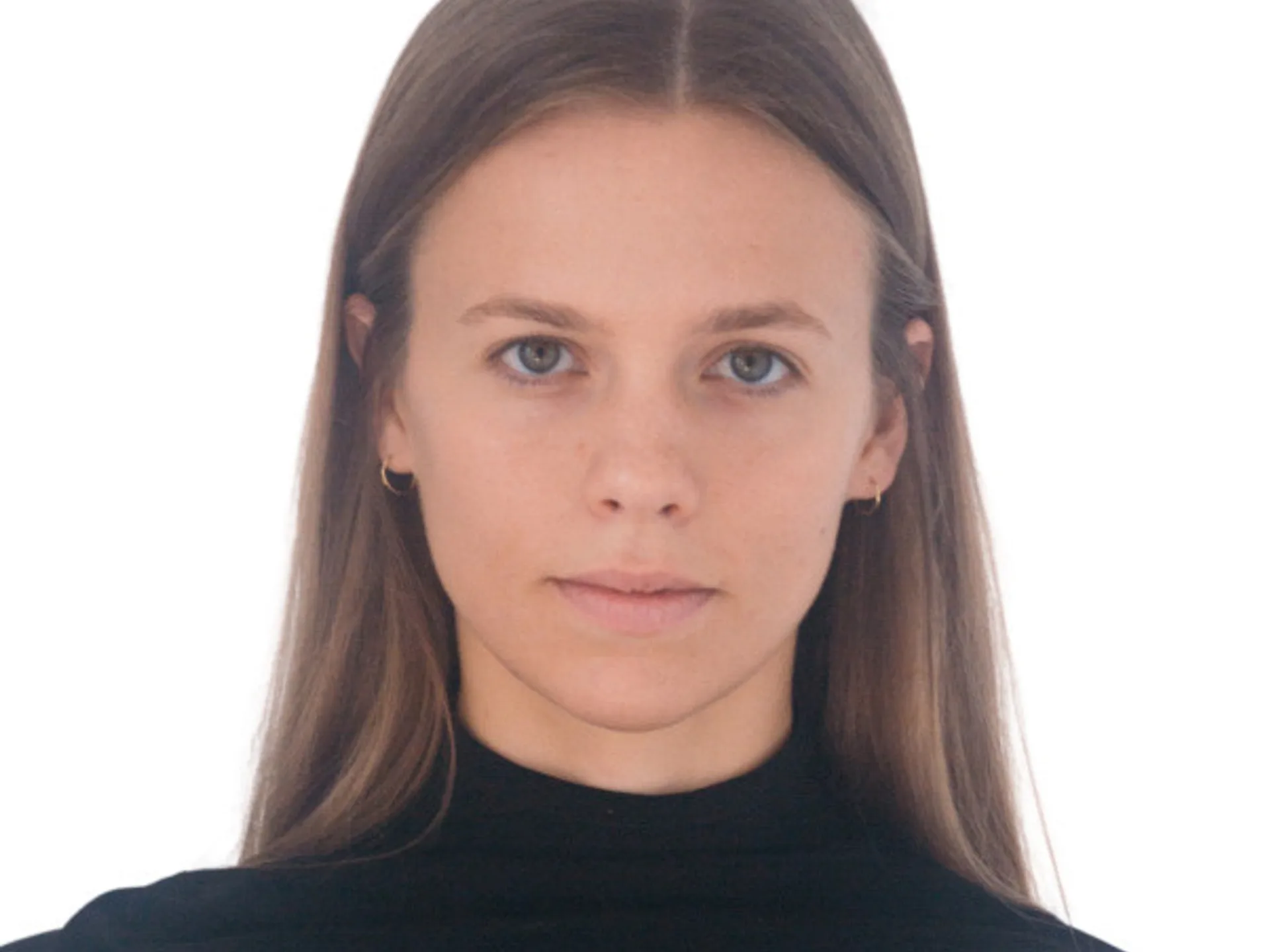 Liv Cuniberti passport photo